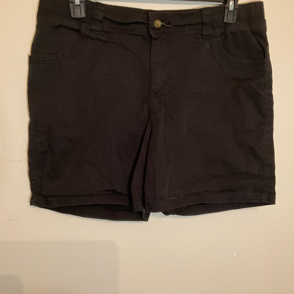 Lee black shorts